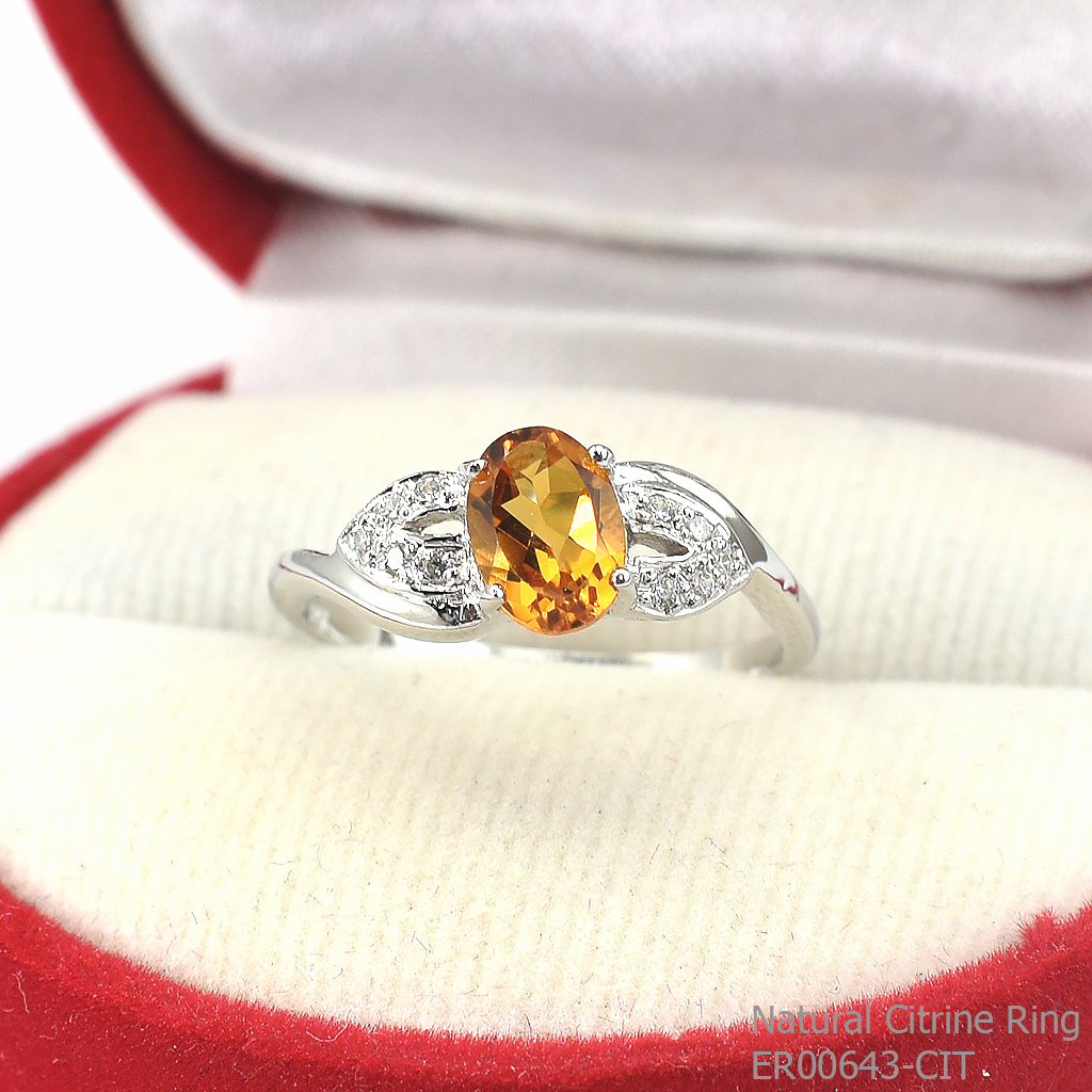 SKJewelryfactory แหวนเงินพลอยซิทรินแท้ สีเหลืองอร่าม ตัวเรือนเงินแท้ ER00643-CIT