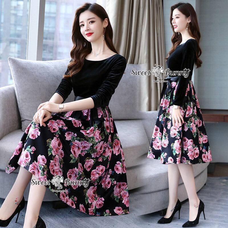 เดรสเกาหลี พร้อมส่ง ชุดเดรส ดอก ผ้ากำมะหยี่สีดำ