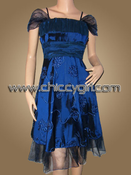 ชุดราตรีผ้าไหมสีน้ำเงินแบบมีแขนตกแต่งลวดลายปราณีตวิจิตรสวยหรู เอวแต่งผ้าโปร่งน่ารักมาก