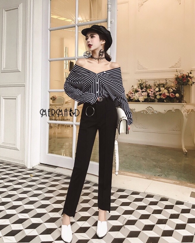 เสื้อผ้าเกาหลี พร้อมส่ง เสื้อเชิ้ตโชว์ไหล่กับกางเกงสีดำ