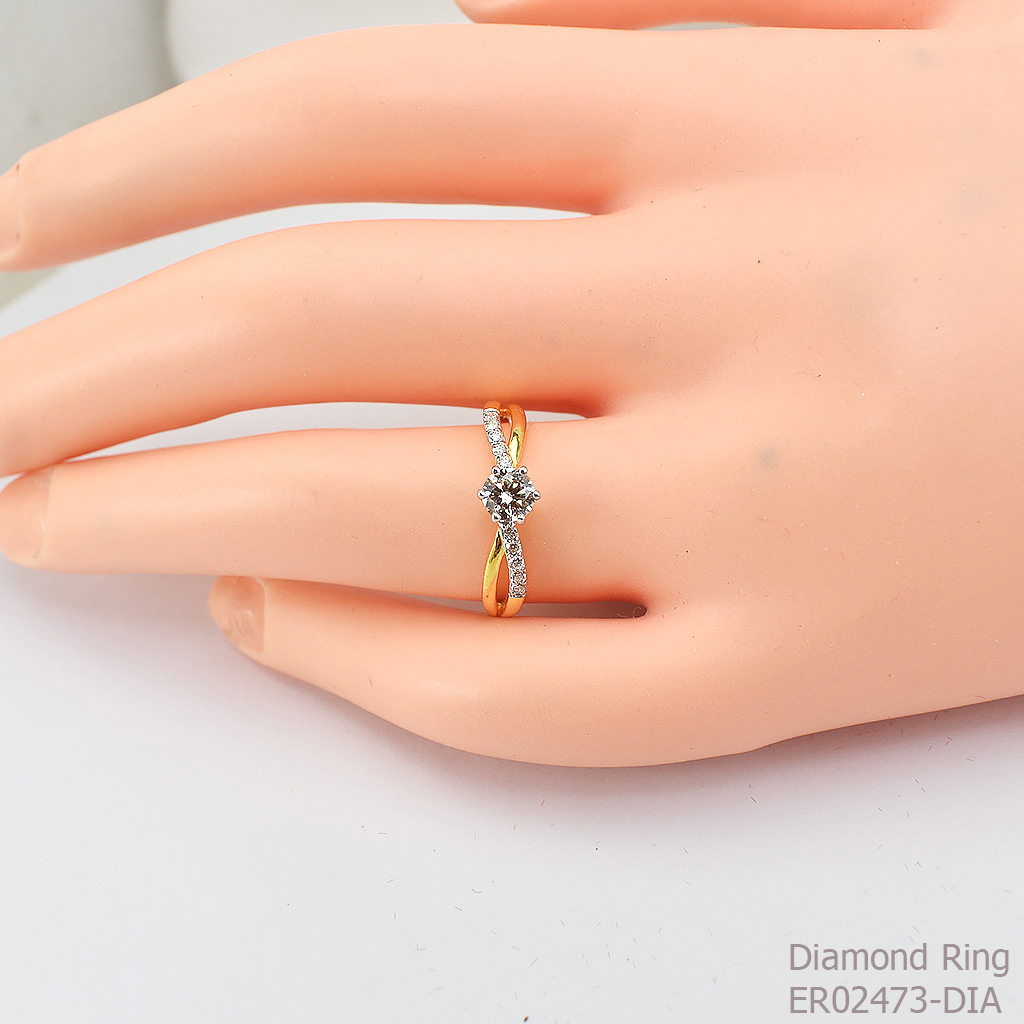 แหวนทองคำแท้ 75%(18K) ฝังเพชรแท้ ER02473-DIA-18K