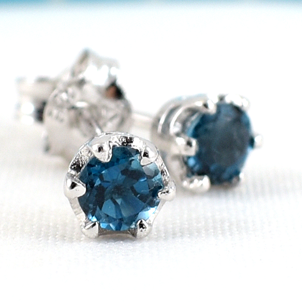 SKJewelryFactory ต่างหูพลอยลอนดอนบลูโทปาซแท้ สีฟ้าเข้ม EER00253-LBT