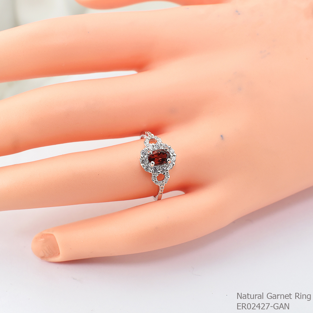 SKJewelryFactory แหวนเงินโกเมนแท้ ล้อมเพชร ER02427-GAN