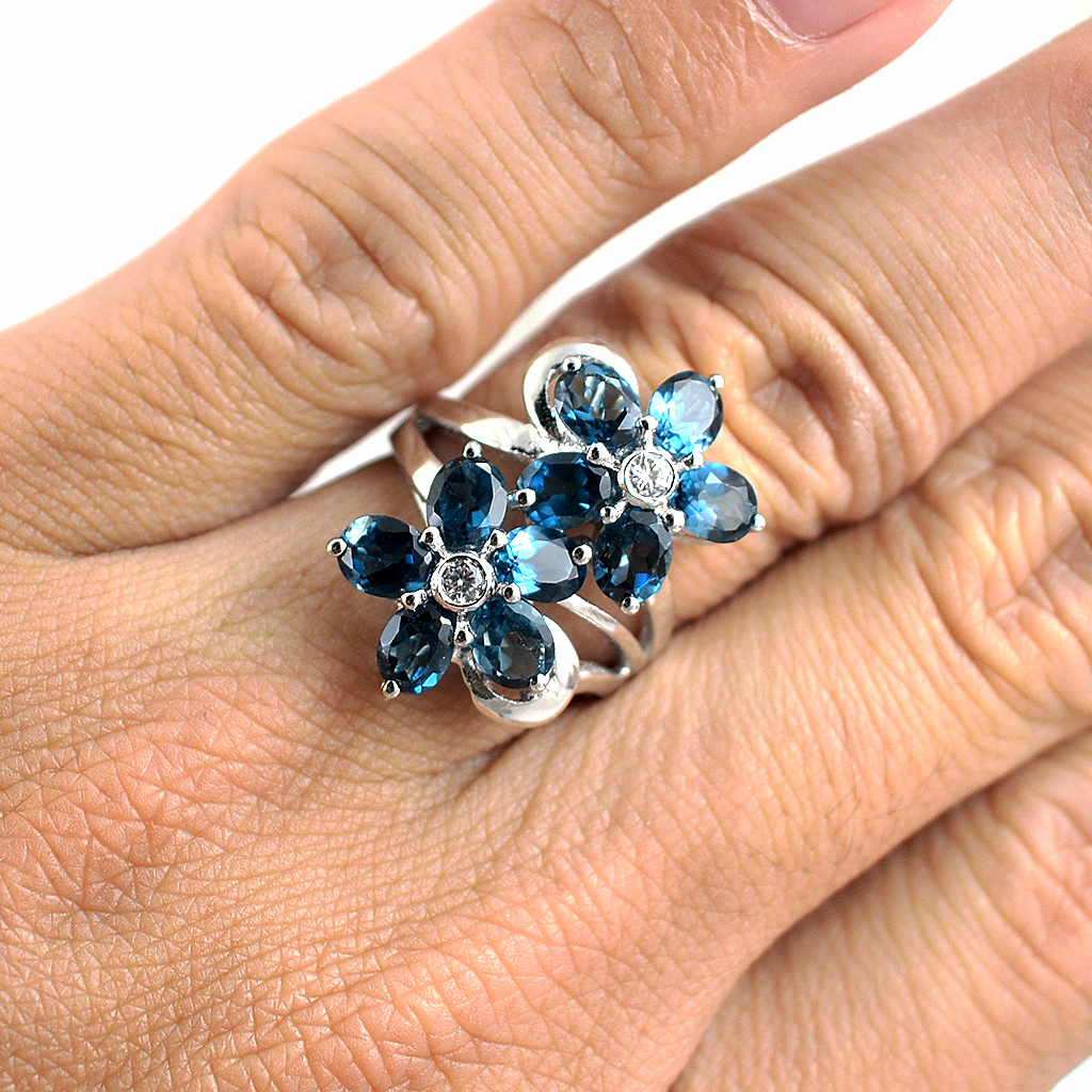SKJewelryfactory แหวนดอกไม้ พลอยลอนดอนบลูโทปาซแท้ สีฟ้าเข้ม ER00233-LBT