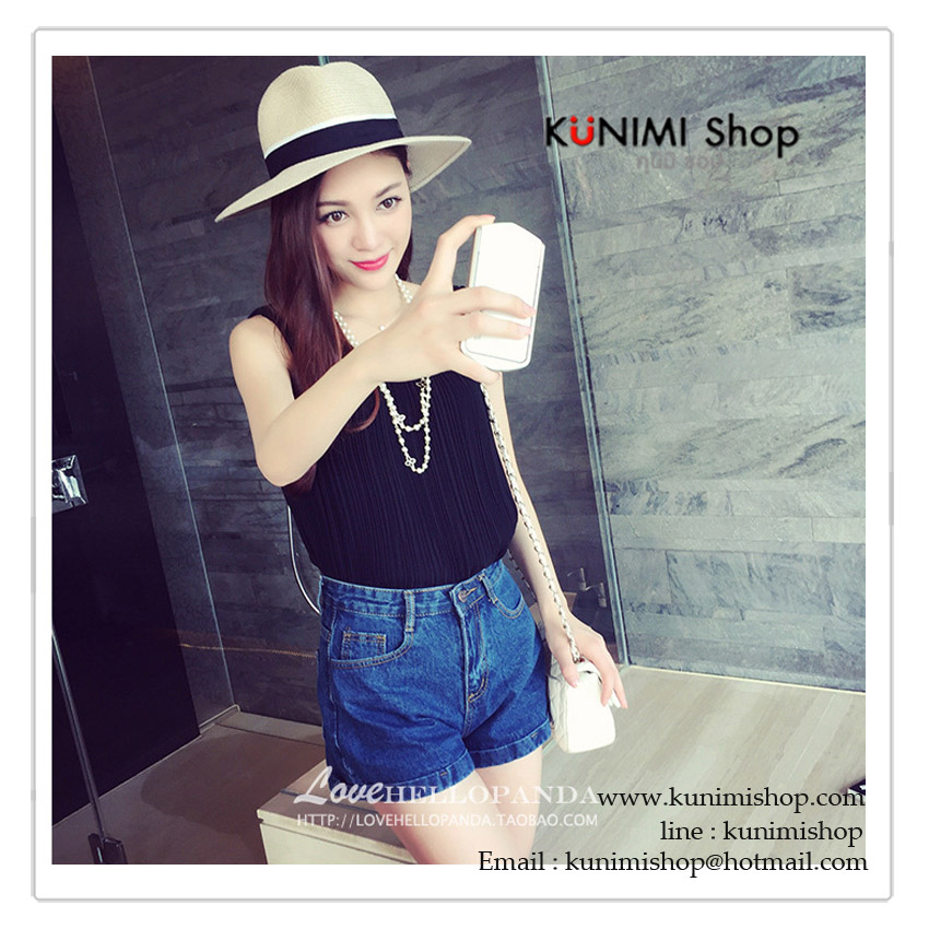  เสื้อคอกลม แขนกุด เนื้อผ้าอัดกลีบพีช สวย หวาน ขนาด : FREE SISE ( รอบอกไม่เกิน 35 นิ้วคะ) ผ้า : ผ้าชีฟอง 