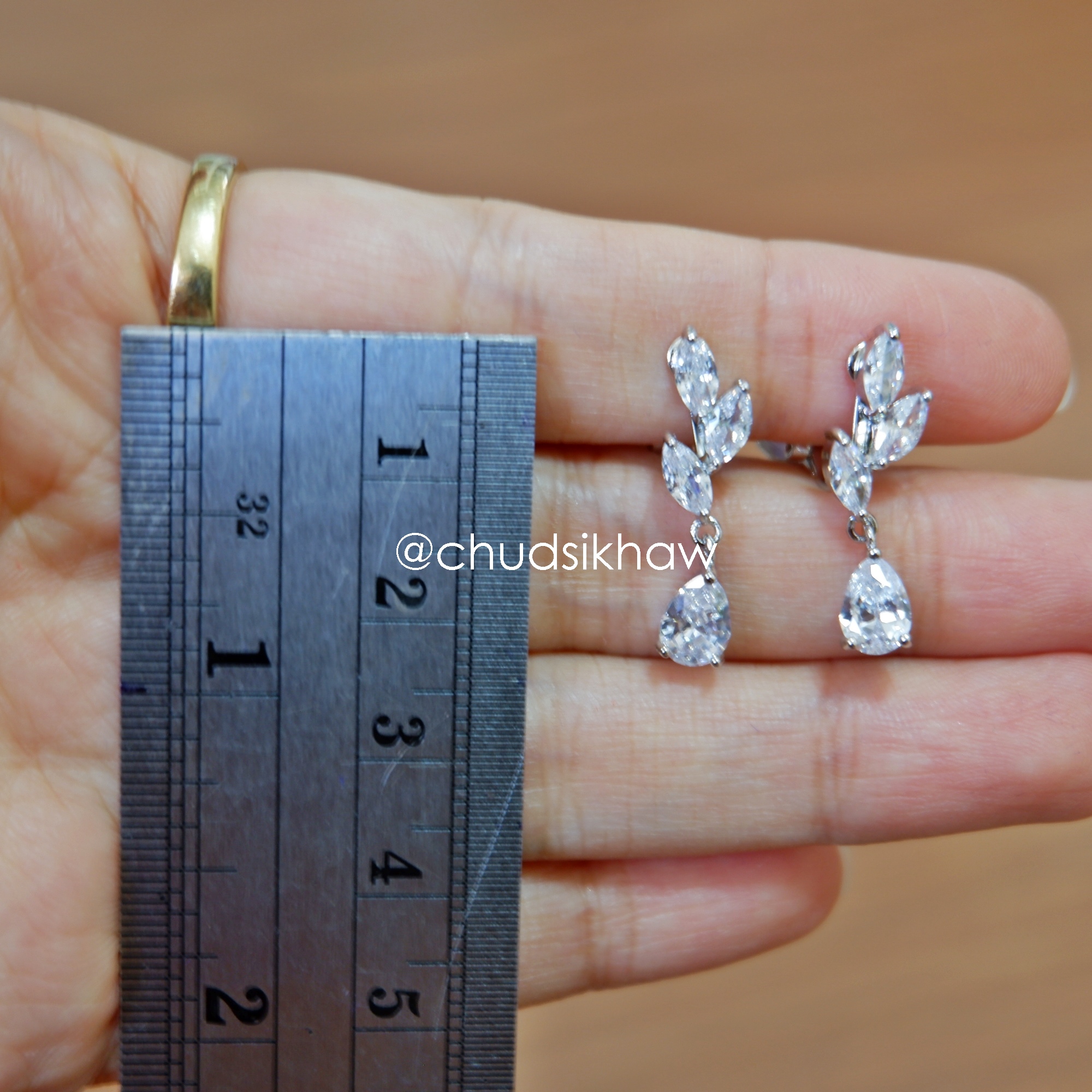 ต่างหูหนีบ สำหรับเจ้าสาวที่ไม่เจาะหู ราคา 160 - 300 บาท