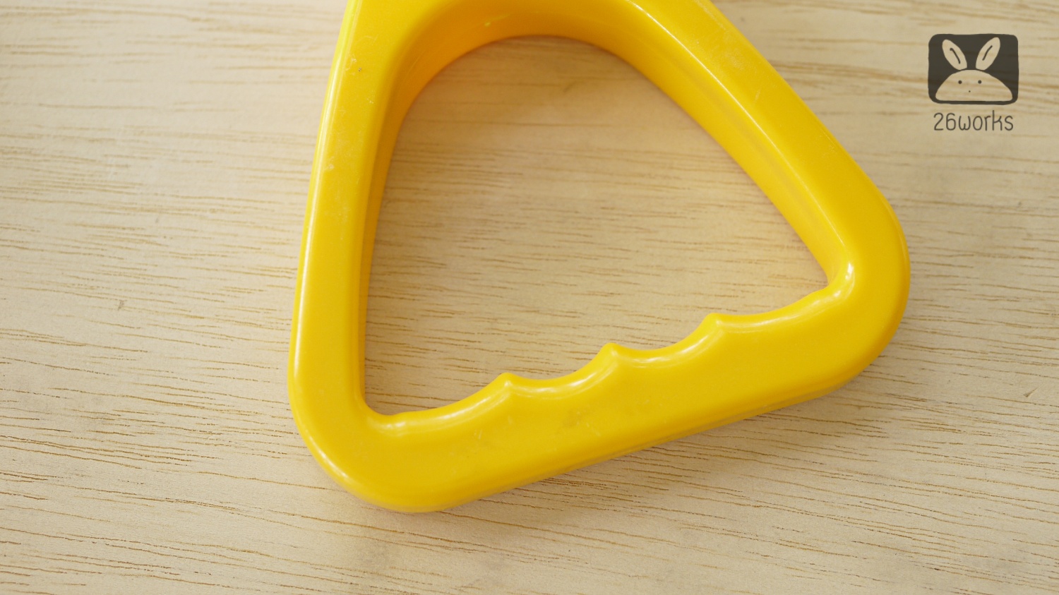 มือโหนรถเมล์ สามเหลี่ยมสีเหลือง ท่อ 30-32 mm