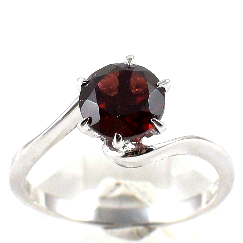 SKJewelryFactory แหวนโกเมนชูยอด พลอยขนาด 7x7 มิล ตัวเรือนเงินแท้ 92.5% ER01614-GAN