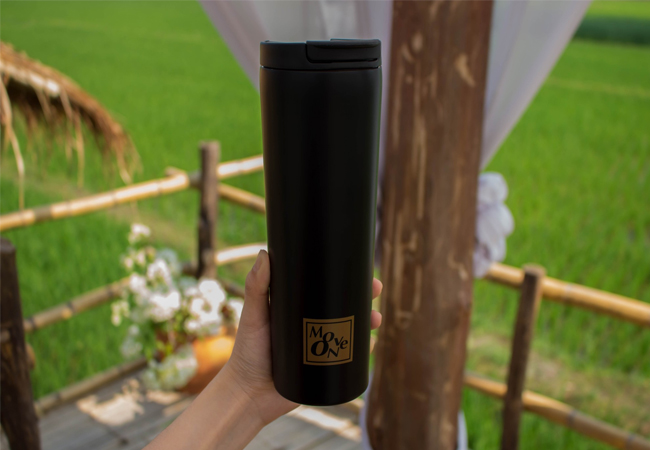 ขวดน้ำเก็บความร้อน ความเย็นแบบฝาสูญญากาศ กันน้ำหกได้ 100 %g เก็บความร้อนเย็นได้นาน ยี่ห้อ Move On ขนาด 16 Oz.