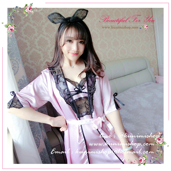 SP086 ชุดนอนกระโปรง สีชมพูแต่งขอบด้วยผ้าลูกไม้สีดำ มาพร้อมเสื้อคลุม สวยเซ็กซี่