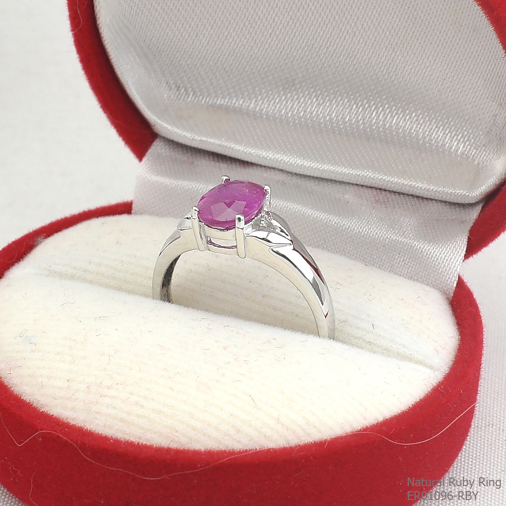 แหวนเงินแท้ฝังพลอยทับทิมแท้ ER01096-RBY