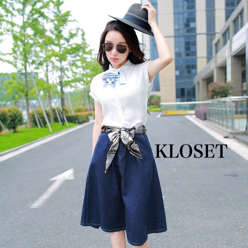 เสื้อผ้าเกาหลี พร้อมส่ง เสื้อเชิ้ตสีขาว กับ กระโปรงยีนส์ทรงเอ