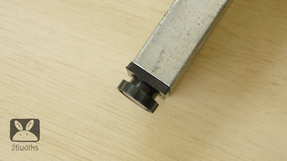 ขาพลาสติกใส่แสตนเลสกล่อง 38 x 38 mm