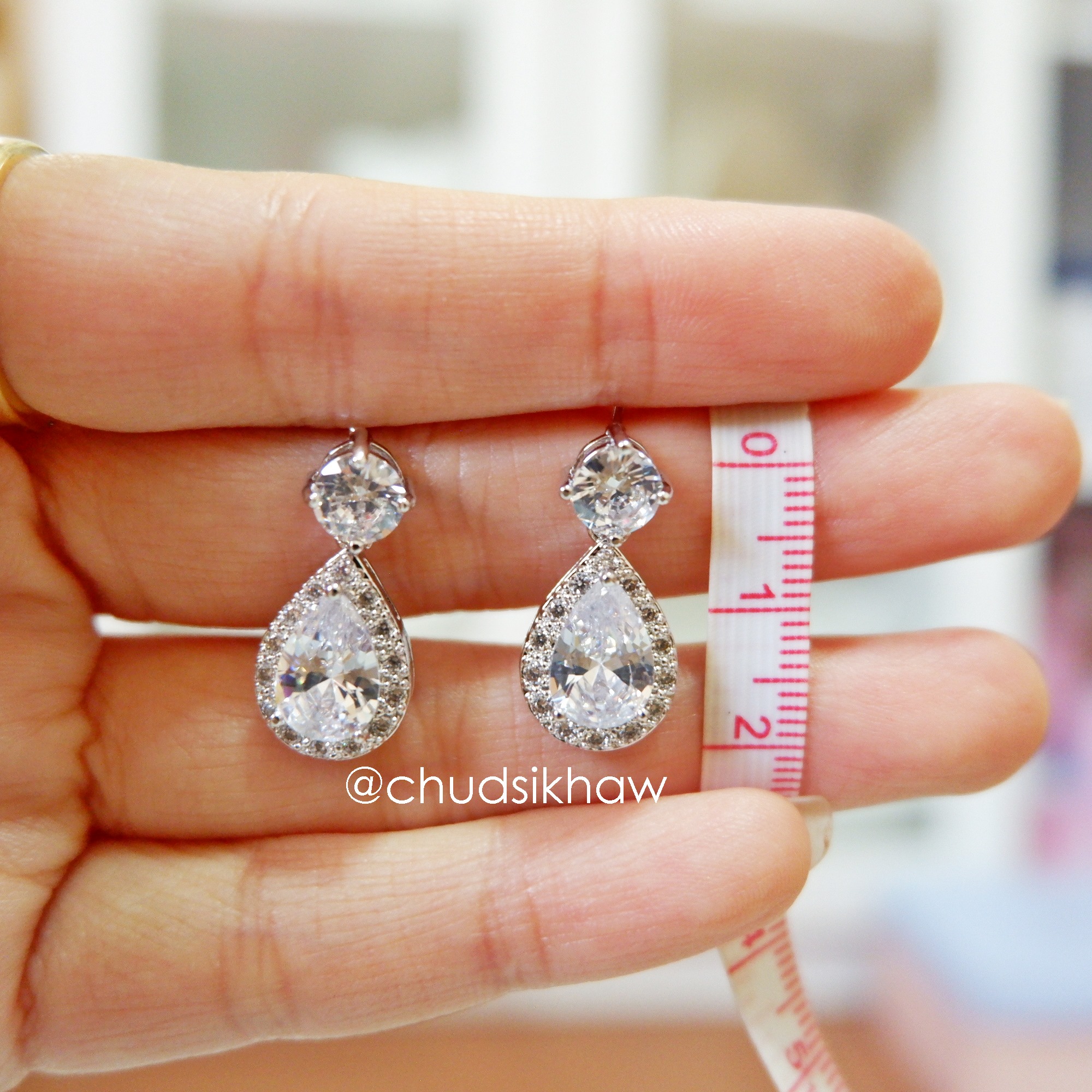 ต่างหูหลายแบบน่ารัก เล่นไฟ มุกแวววาว สวย ราคา 190 - 350 บาท