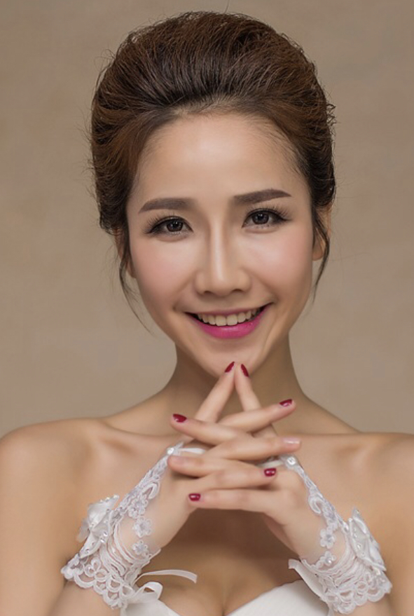 ถุงมือเปิดนิ้วแบบสั้น มีโบว์ลูกไม้หลังมือ