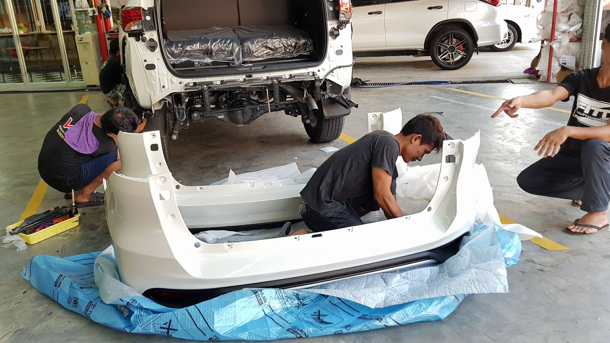 รับแปลงโฉม New Fortuner ตัวธรรมดาเป็น TRD ด้วยอะไหล่ใหม่ แท้ ทั้งหมด ราคา CALL.