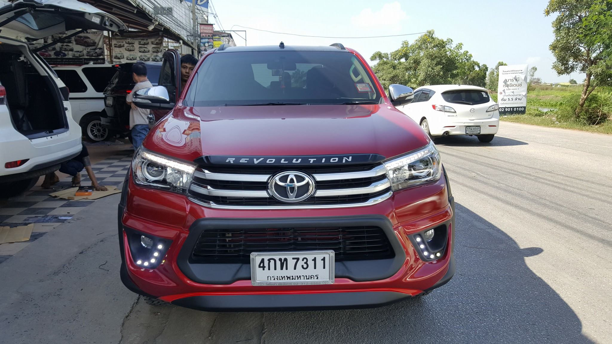 ชุดแต่ง REVO ทรง TRD พร้อมไฟ DRL (ชิ้นหน้า)