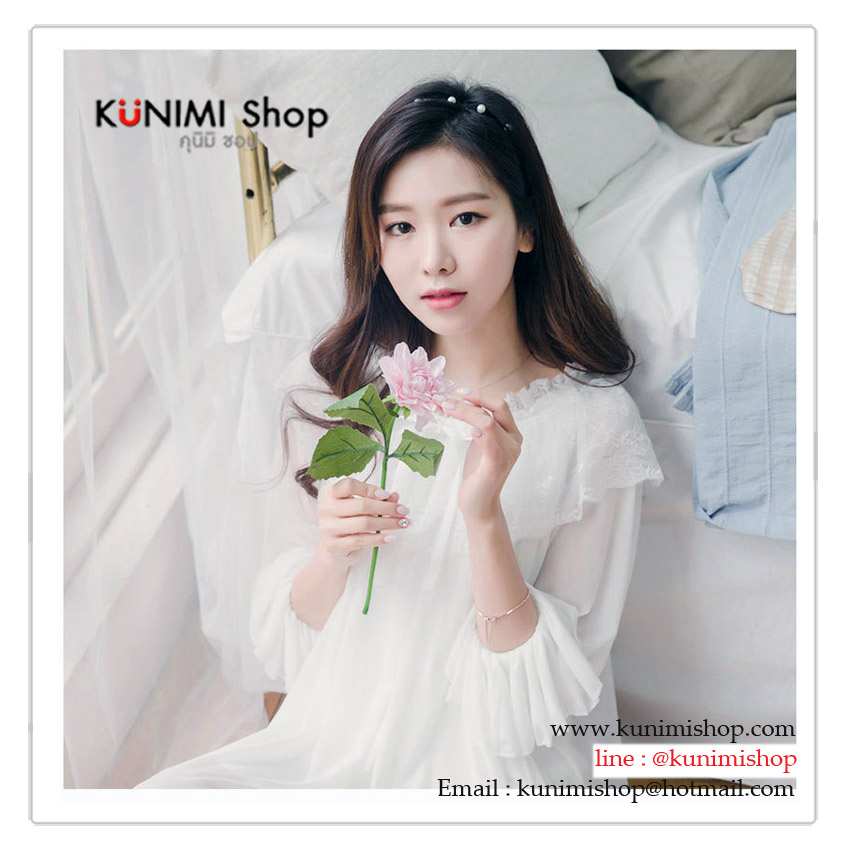 ชุดนอนกระโปรงยาว สีขาว แขนยาว สวยหวาน สไตล์คุณหนู กระโปรงมีซับใน งานสวยมากคะ (ไม่มีฟองน้ำเสริมอก) ขนาด ***************************************************************** ขนาด : Size M ความยาวชุด : 88 cm. รอบอก : ไม่เกิน 38 นิ้ว / รอบเอว : ไม่เกิน 38 นิ้ว สะโพกไม่เกิน 38 นิ้ว