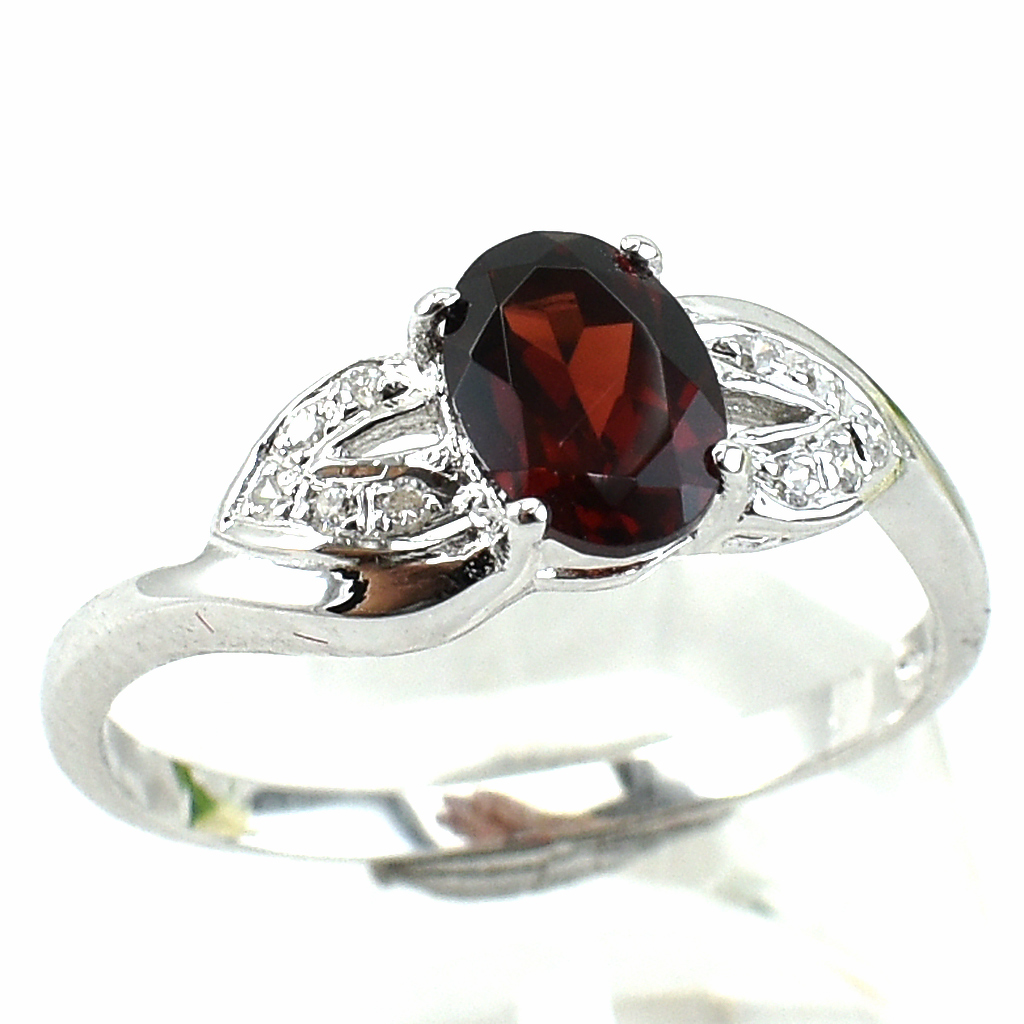 SKJewelryFactory แหวนโกเมนแท้ เรือนเงินแท้ 92.5% ชุบทองคำขาวกันหมองและดำ ER00643-GAN