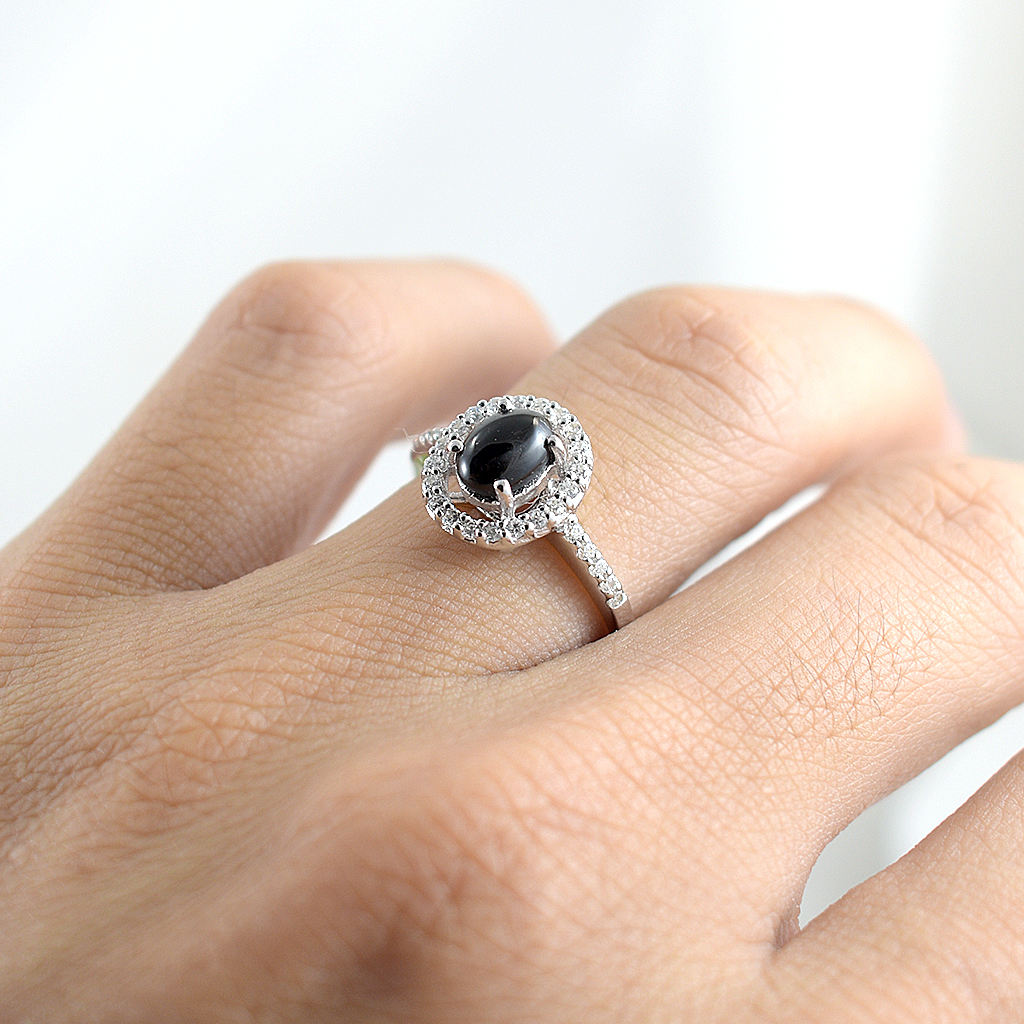 SKJewelryFactory แหวนนิล ล้อมเพชร ทรงนี้น่ารักมาก ใครชอบแหวนล้อมต้องวงนี้เลย ER02206-ONC