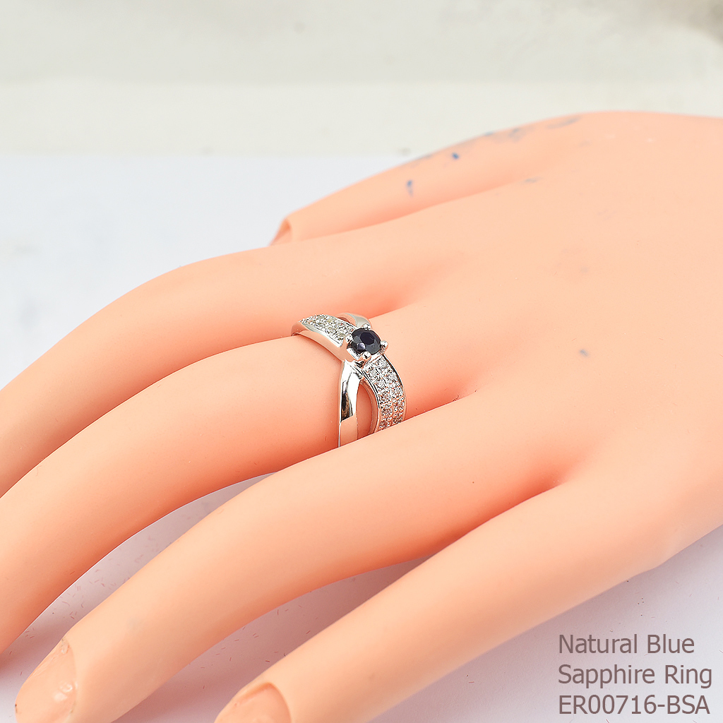 SKJewelryfactory แหวนเงินแท้ 92.5% ฝังพลอยไพลินแท้ สไตล์สวยหรู ER00716-BSA
