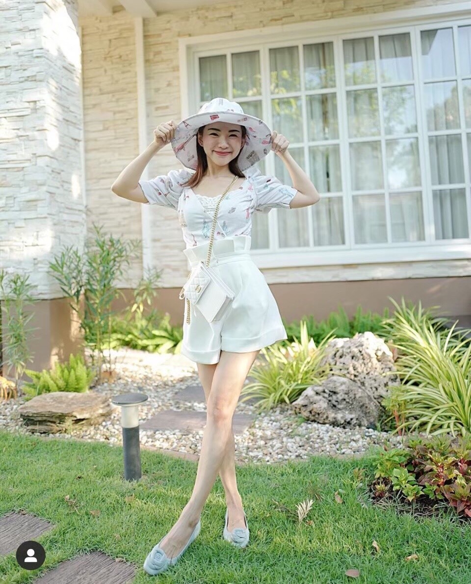 เสื้อผ้าแฟชั่นเกาหลี พร้อมส่ง เสื้อลายผ้าน่ารักเว่อร์