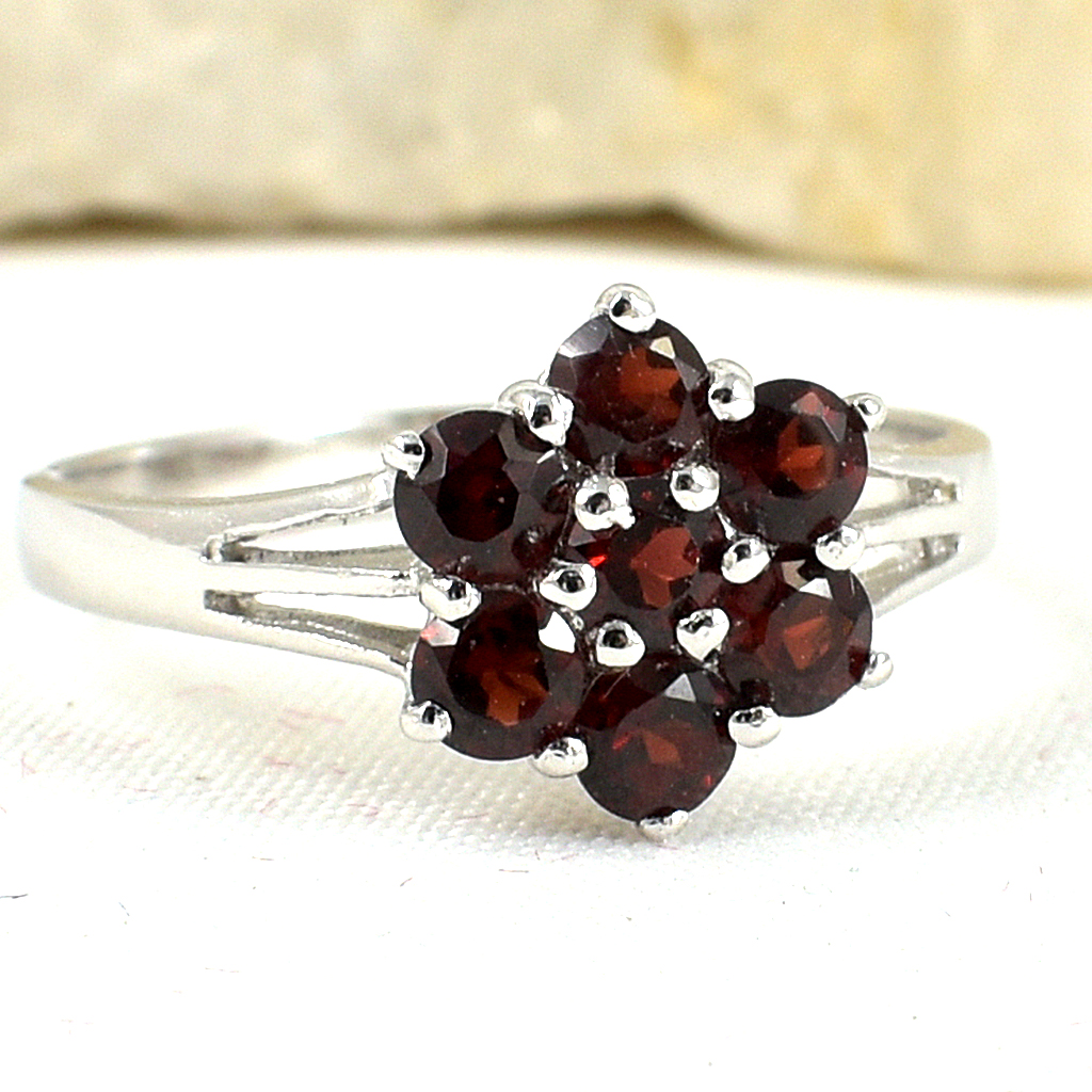 SKJewelryFactory แหวนดอกไม้ แหวนโกเมนแท้ ดีไซน์ทรงดอกไม้ ER00513-GAN