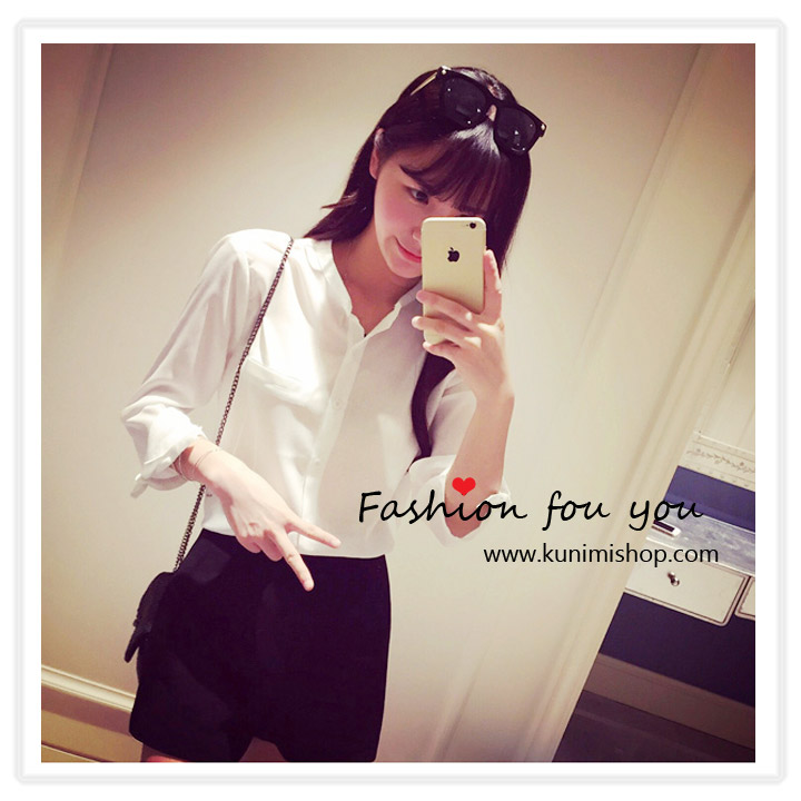  เสื้อแฟชั้น เสื้อเชิ้ต คอจีน กระดุมผ่าหน้า แขนยาว ช่วงปลายแขนมีเชือกผูกเป็นโบว์ ผ้าชีฟอง พลิ้ว ใส่สบาย รับกับหน้าร้อนคะ Free Size : รอบอกไม่เกิน 34 นิ้ว ผ้า : ผ้าชีฟอง