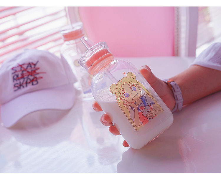 Pre-Order ขวดใส่น้ำ ใส่นม Sailor Moon มีฝาปิด กับฝาหลอด มี 2 ขนาด 450 / 750 ml. มี 3 ลาย