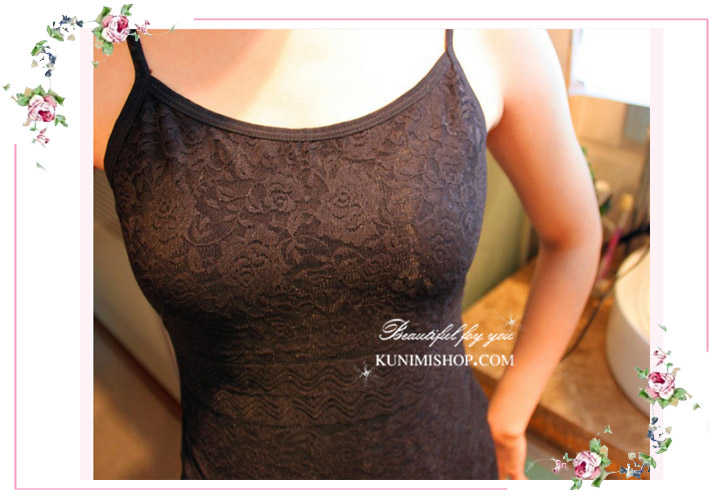 เสื้อซับใน สายเดี่ยว มี 2 สี ขาว ดำ ด้านหน้าตัดแต่งด้วยผ้าลูกไม้ มีซับใน ด้านหลังตัดแต่งด้วยผ้าซีทรู สวยเซ็กซี่ จะใส่เดี่ยวๆ หรือ จะใส่ชุดกับเสื้อคลุมอีกตัวก็ดูดี ขนาดหน้าอก : FREE SIZE ( รอบอกไม่เกิน 36 นิ้ว ) มี 2 สี : ขาว ดำ 