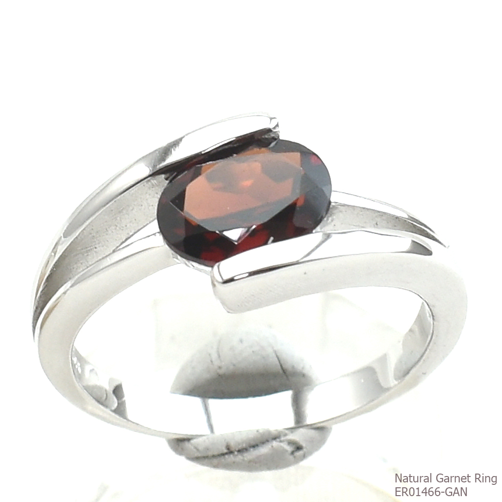 SKJewelryfactory แหวนพลอยเม็ดเดี่ยว เงินแท้ 92.5% ฝังพลอยโกเมนแท้ ER01466-GAN