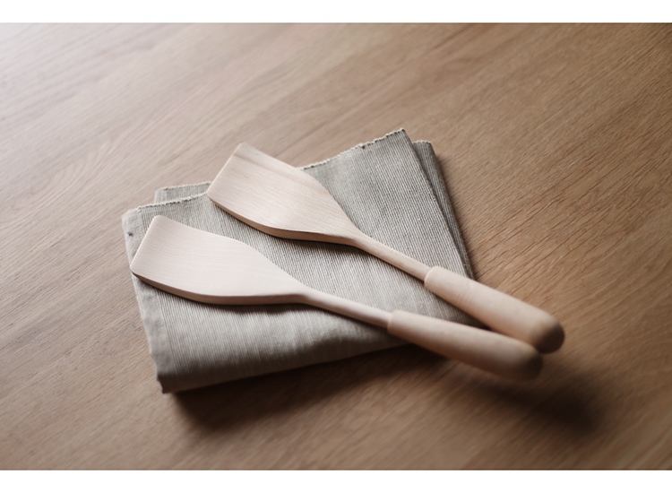 Pre-Order พายไม้ non stick สีบีช Zakka