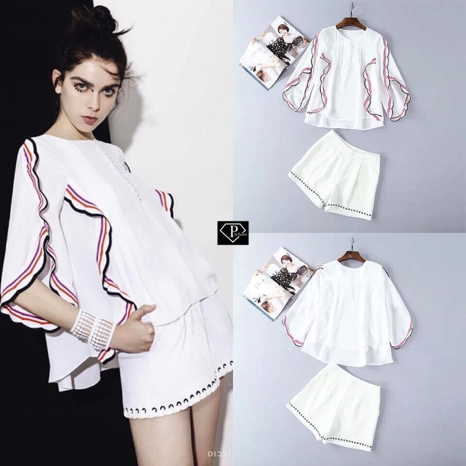 เสื้อผ้าเกาหลี พร้อมส่ง เสื้อทอลายริ้วคลื่น+กางเกงขาสั้น