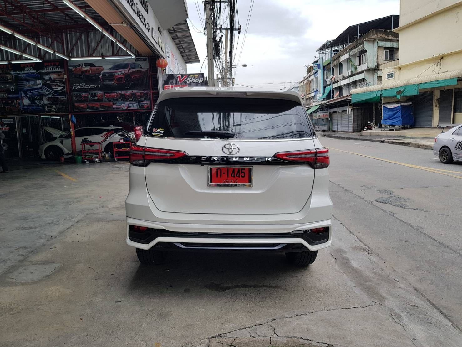 ใหม่ล่าสุด ชุดแต่ง New Fortuner 2020 Fair MC2020 รุ่น FD-4X ชุด 2ชิ้น (ไม่มีท่อ)