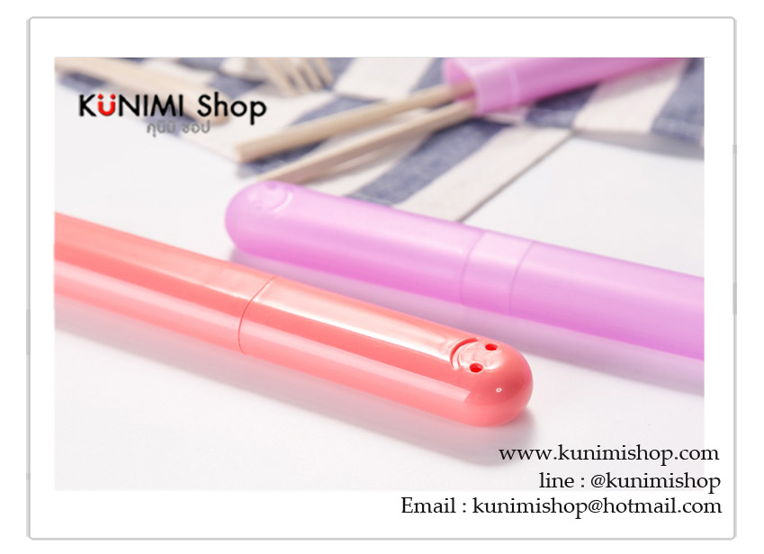  กล่องที่เก็บแปรงสีฟัน หรือ ใส่เครื่องเขียน สำหรับพกพาเดินทางท่องเที่ยว พกพาไปในที่ต่างๆ กันฝุ่น กันแมลง และสิ่งสกปรกต่างๆ ครับ ขนาด : 20 x 3 cm.