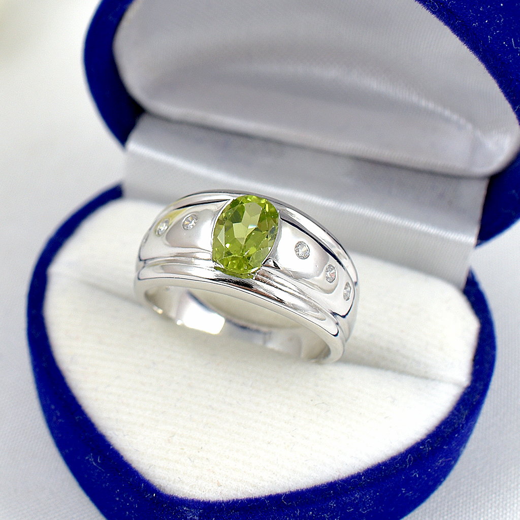 SKJewelryFactory แหวนชายพลอยเพอริดอทแท้ ใส่แล้วช่วยเสริม ความสำเร็จ ความสงบ ความมีโชค MR00551-PDT