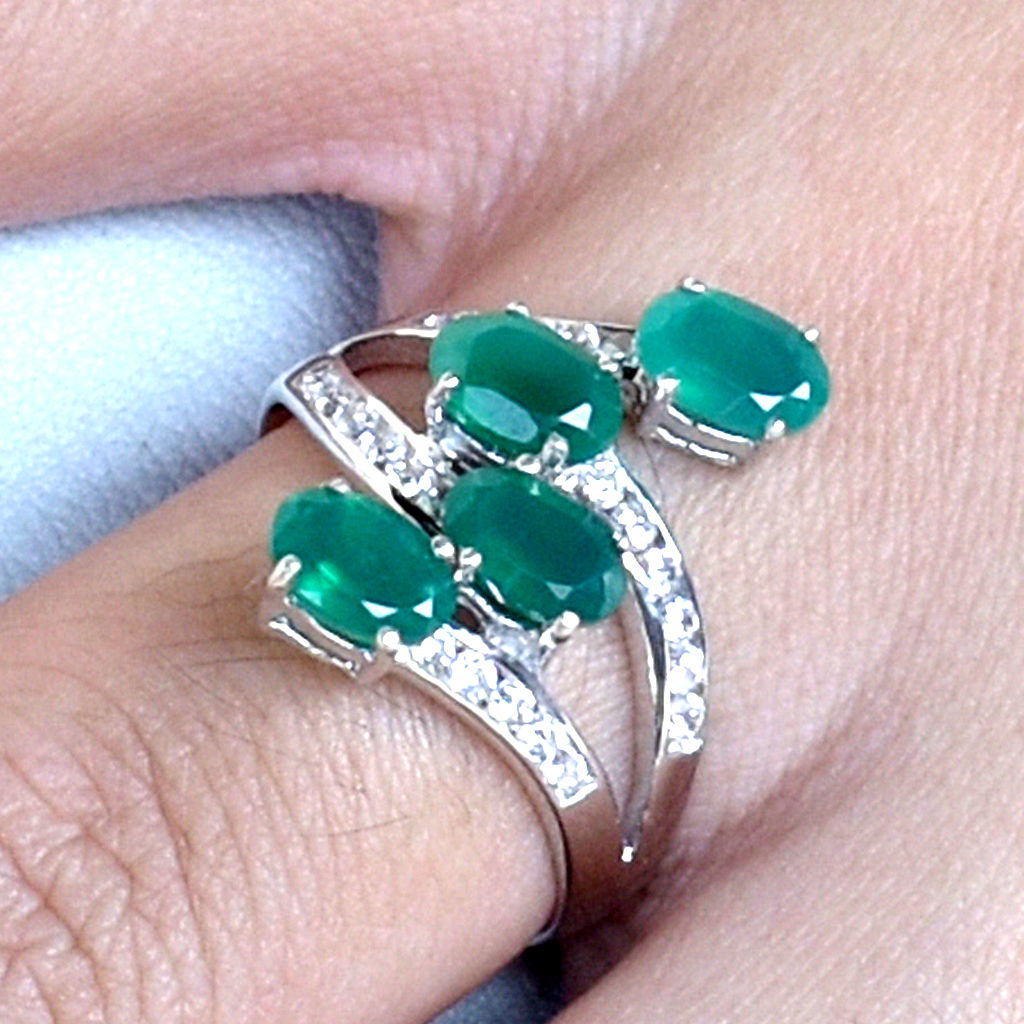 SKJewelryFactory แหวนพลอยกรีนอะเกทแท้ สีเขียวดั่งมรกต ตัวเรือรเงินแท้ ER00836-GAG