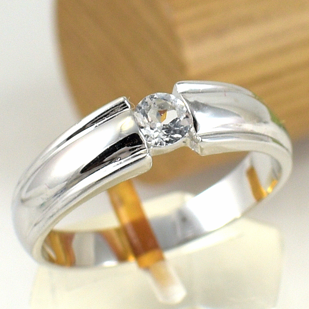 SKJewelryfactory แหวนเงินแท้ 92.5% ฝังพลอยไวท์โทปาซแท้ (พลอยหายาก)สไตล์เรียบๆน่ารัก ER00667-WTP