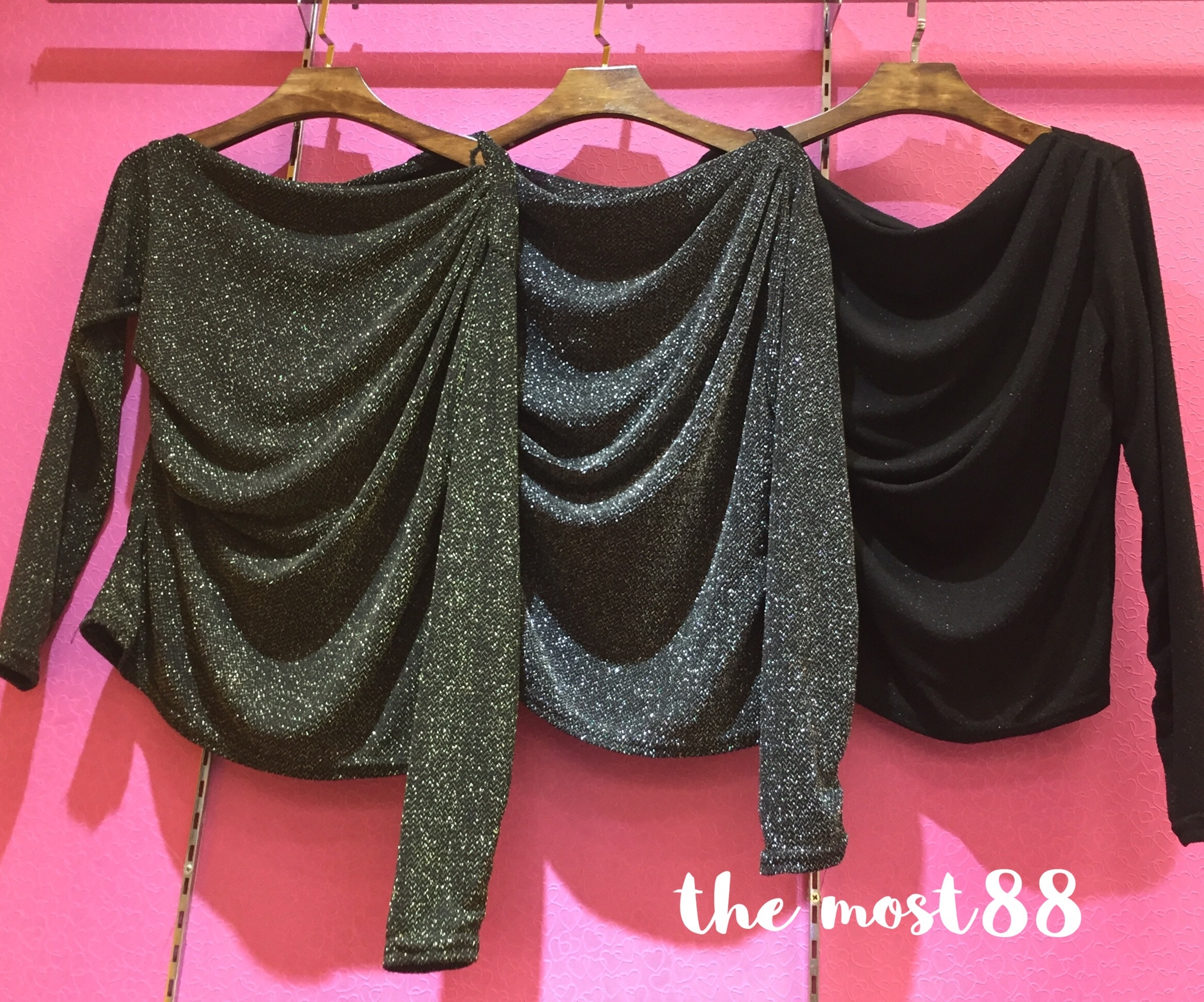 เสื้อเกาหลี พร้อมส่ง เสื้อปาดไหล่หนึ่งข้าง งานวิ้งๆ