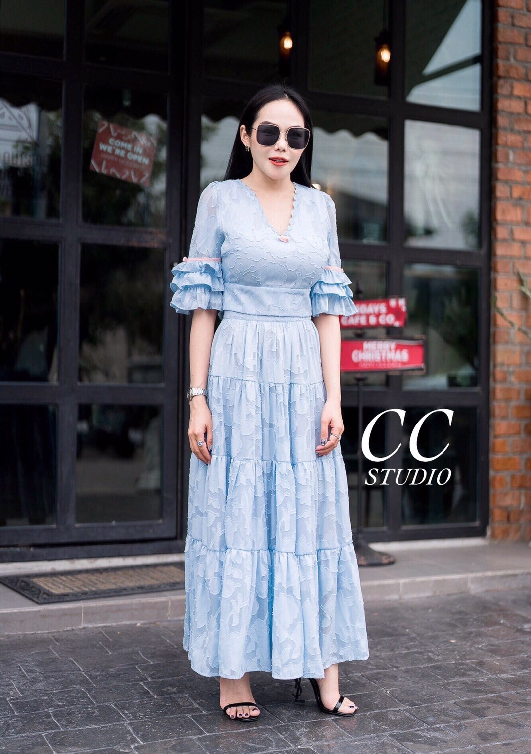 เสื้อผ้าเกาหลี พร้อมส่ง เสื้อครอป กับ กระโปรงเอวสุง