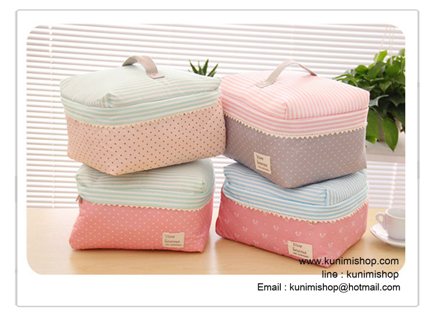 GH086 กระเป๋าจัดเก็บ เนื้อผ้าหนา นุ่ม มีซิบเปิด-ปิด พร้อมหูหิ้ว กระเป๋าใส่ของใช้อเนกประสงค์ต่างๆ มีลายสีให้เลือกครับ ขนาด กว้าง 24 x ยาว 27 x สูง 12.5 ซม.
