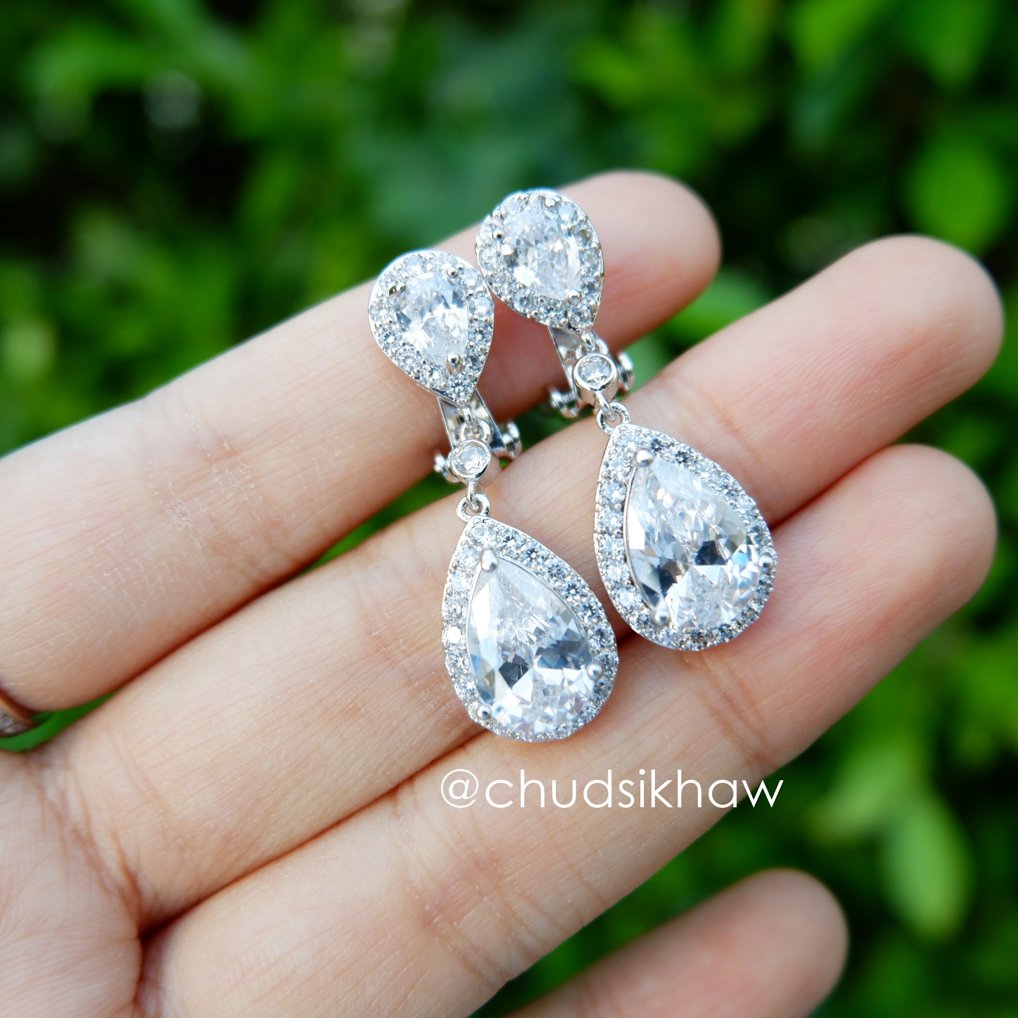 ต่างหูหนีบ สำหรับเจ้าสาวที่ไม่เจาะหู ราคา 160 - 300 บาท