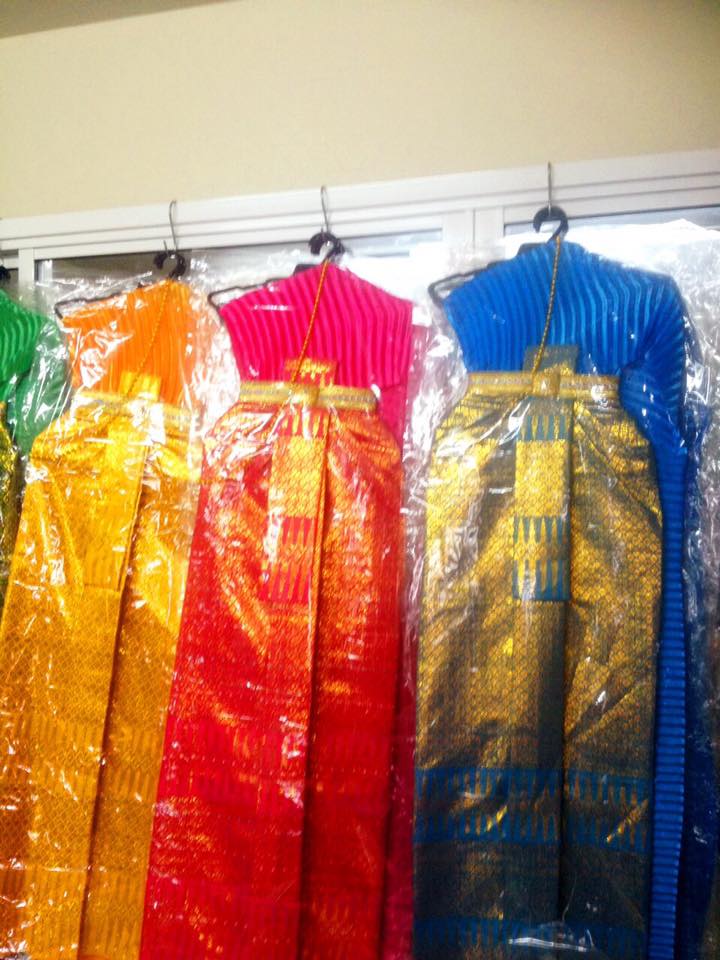 ชุดไทยแก้บน