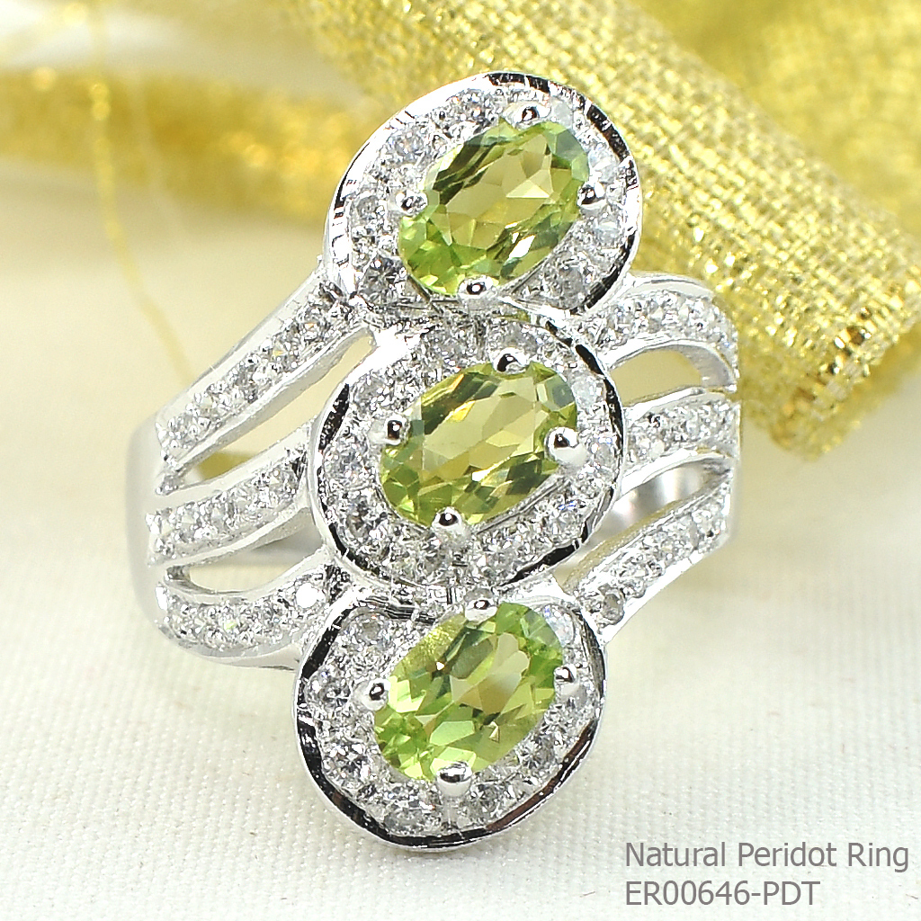 SKJewelryfactory แหวนเงินแท้ 92.5% ฝังพลอยเพอริดอทแท้ สไตล์หรูหรา ER00646-PDT