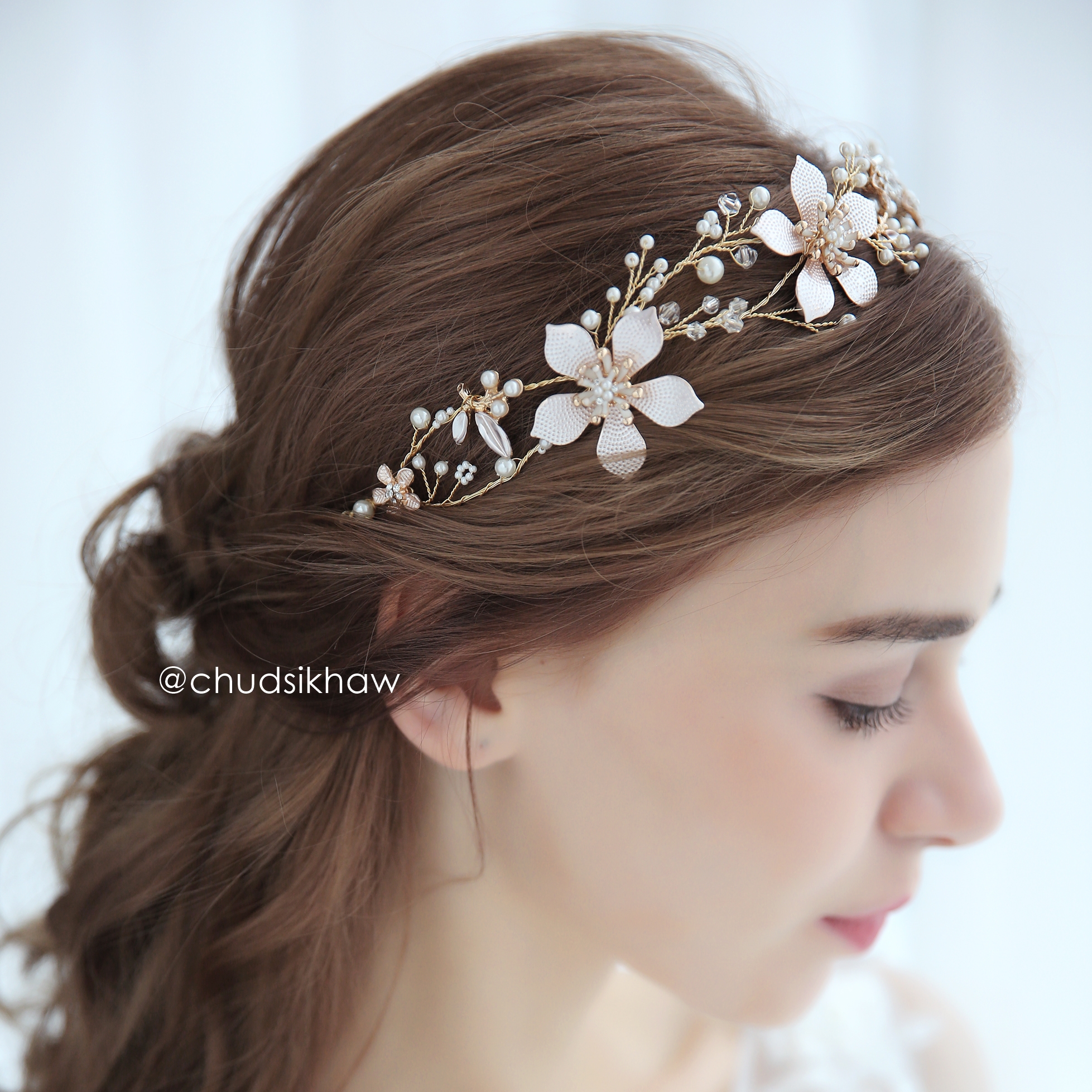 ที่คาดผมดอกไม้สีทองมุก งานเกรดพรีเมี่ยม ดูสวยแพง