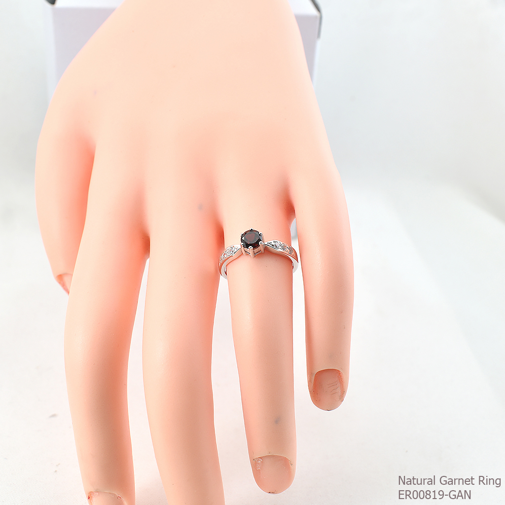 SKJewelryFactory แหวนโกเมนแท้ สไตล์แหวนหมั้น ER00819-GAN