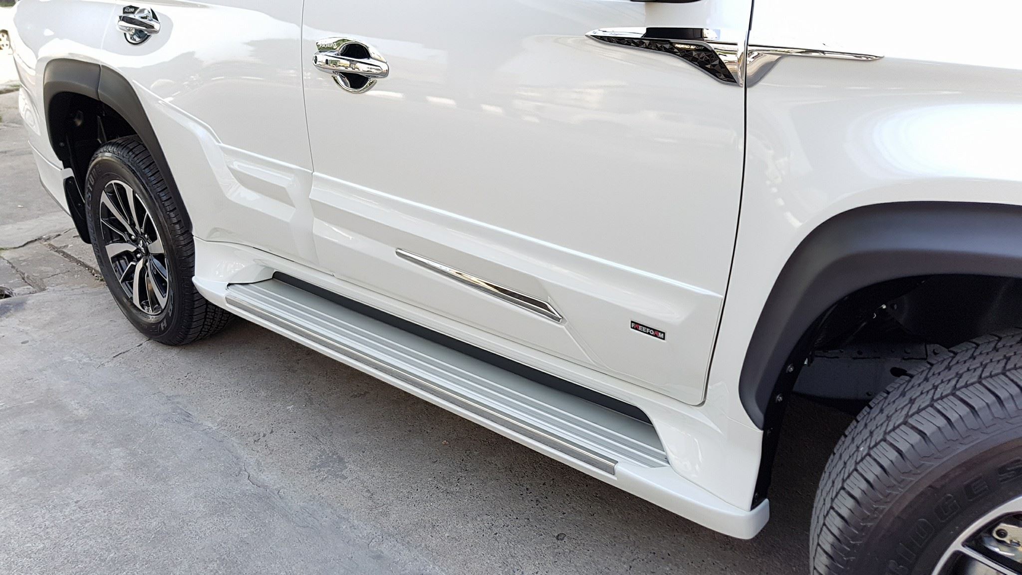 pajero_fj