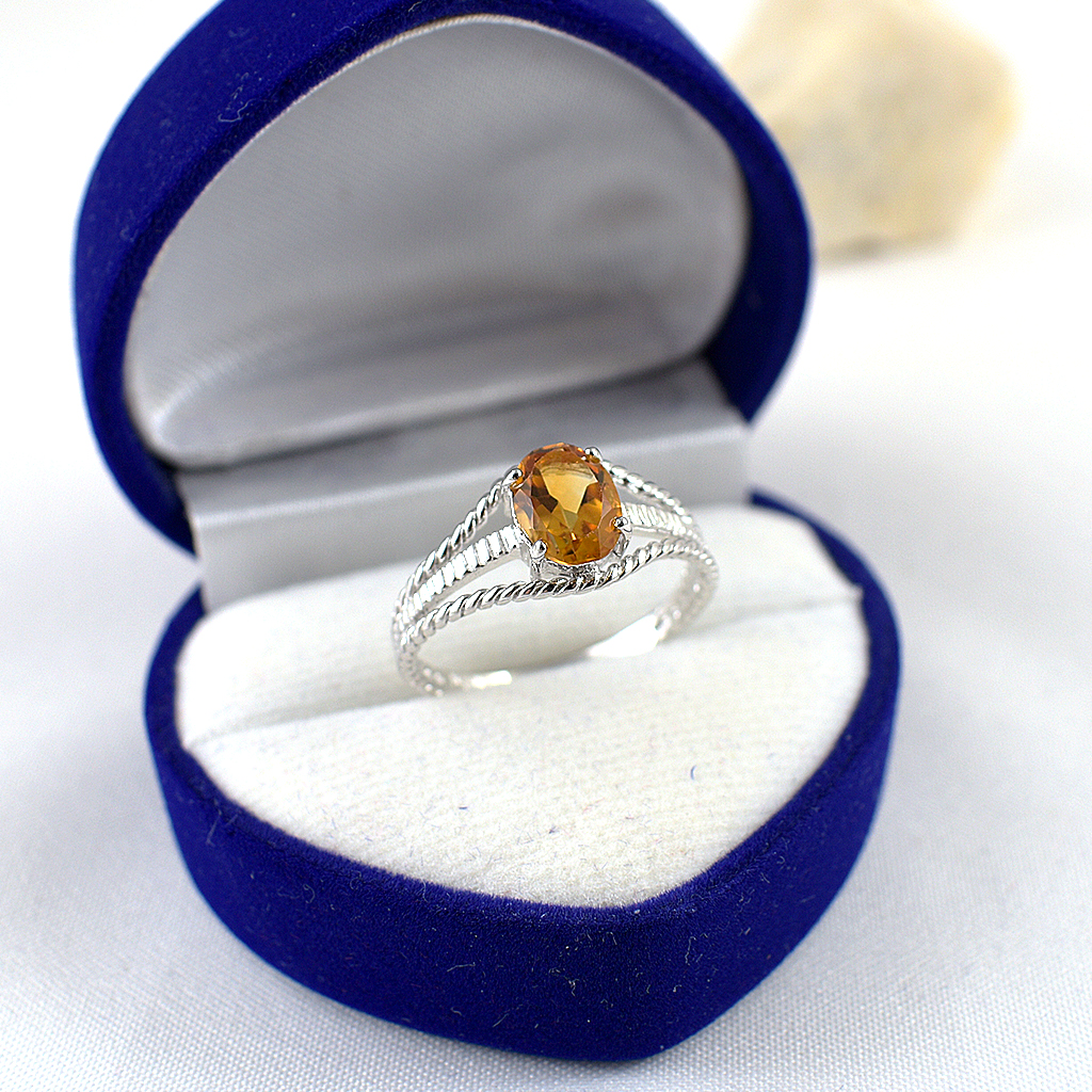 SKJewelryfactory แหวนพลอยซิทรินแท้ สร้างความโดดเด่น ตัวเรือนลายเกลียว ER00026-CIT