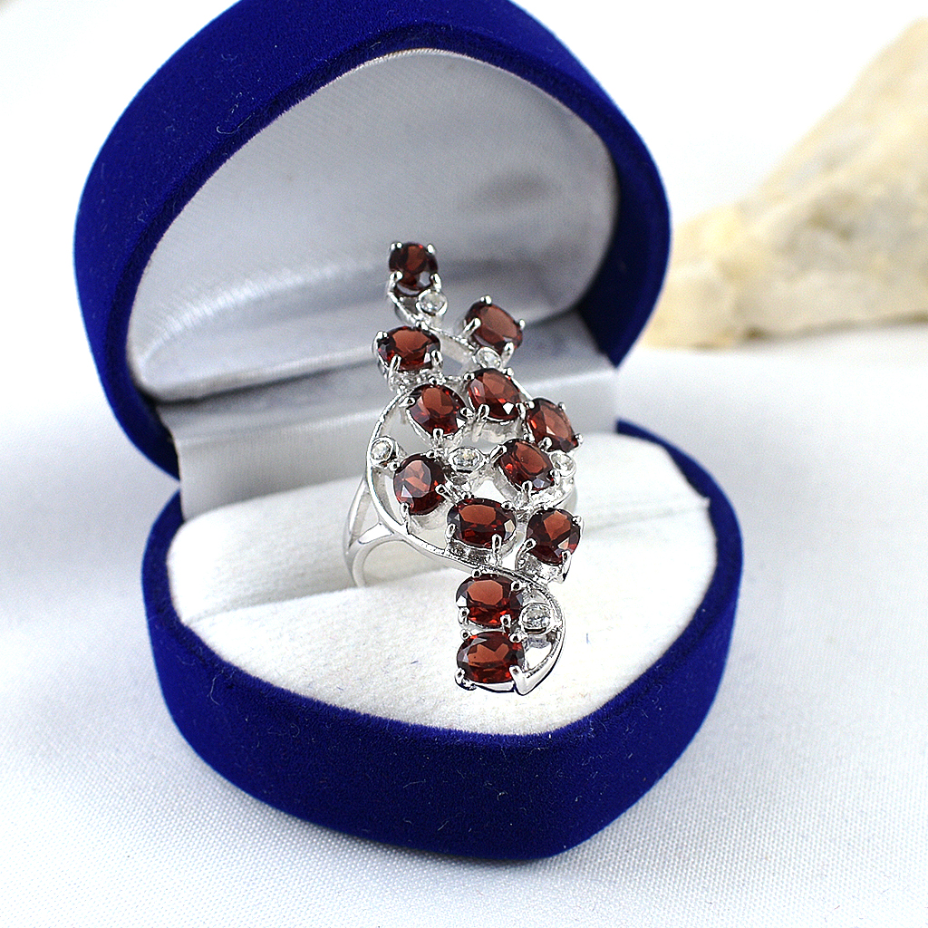 SKJewelryFactory แหวนพลอยโกเมนแท้ วงนี้เหมาะใส่นิ้วกลาง และนิ้วชี้ ดีไซน์สวยเก๋ ER01205-GAN