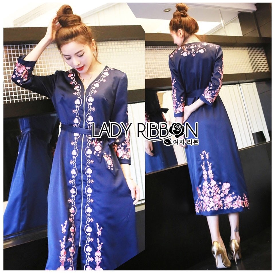 ชุดเดรสเกาหลี พร้อมส่ง เดรสยาว ผ้าเครปสีกรมท่า ปักลายดอกไม้